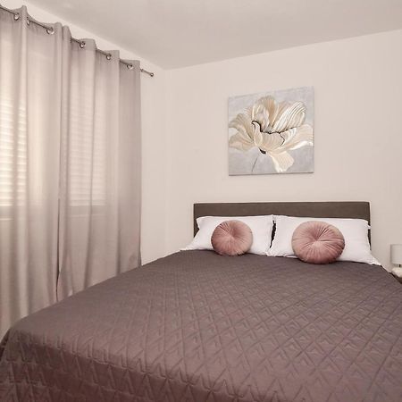 Apartman Luka Игране Екстериор снимка