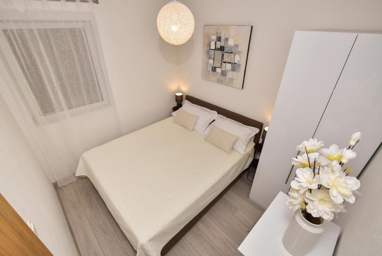 Apartman Luka Игране Екстериор снимка