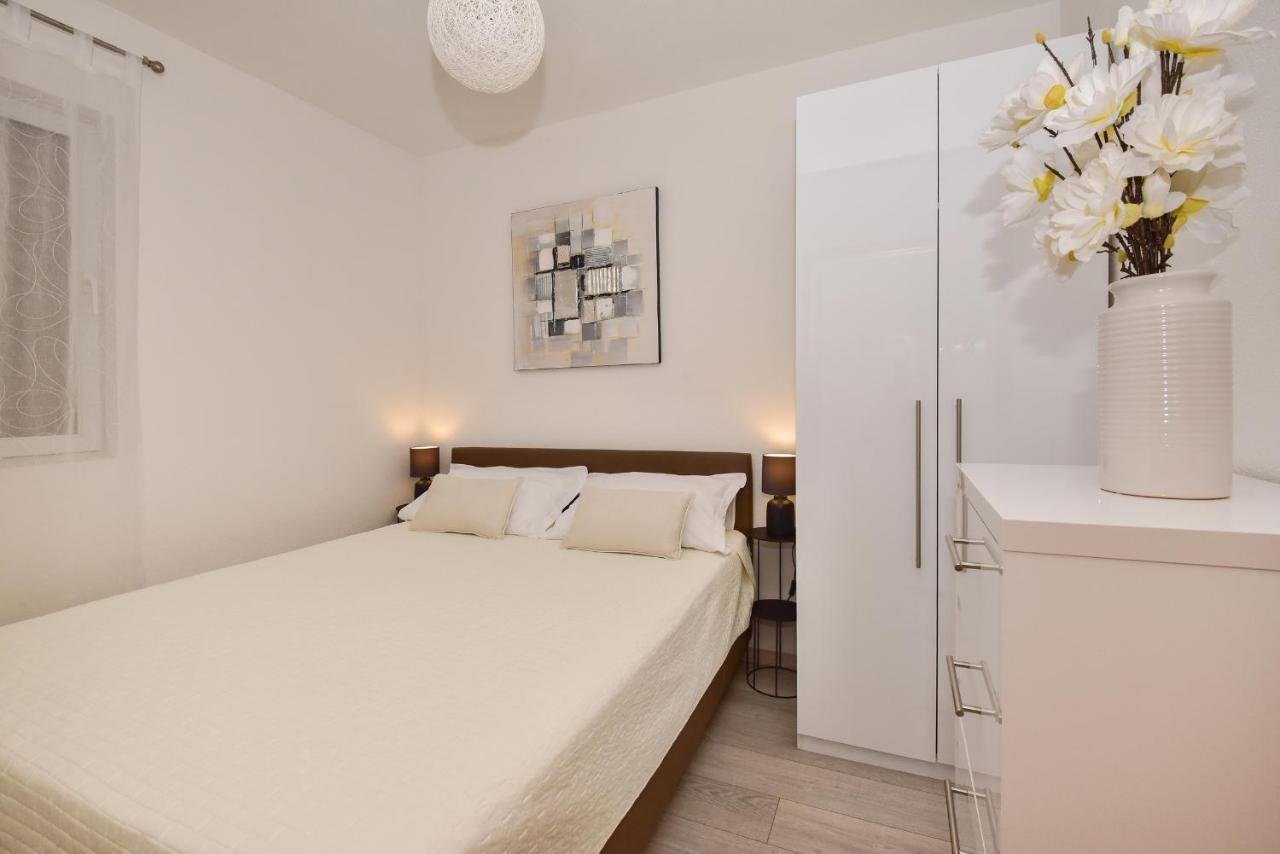 Apartman Luka Игране Екстериор снимка
