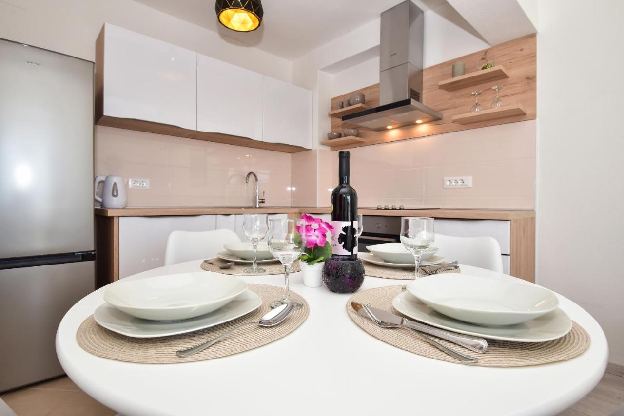 Apartman Luka Игране Екстериор снимка